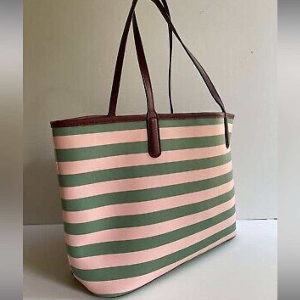Marc Jacobs floral tote. Great condition - wallet purse not included